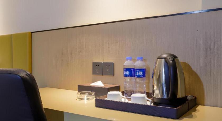 Jingtu Hotel Zhanjiang Dingsheng Plaza Store Exteriör bild