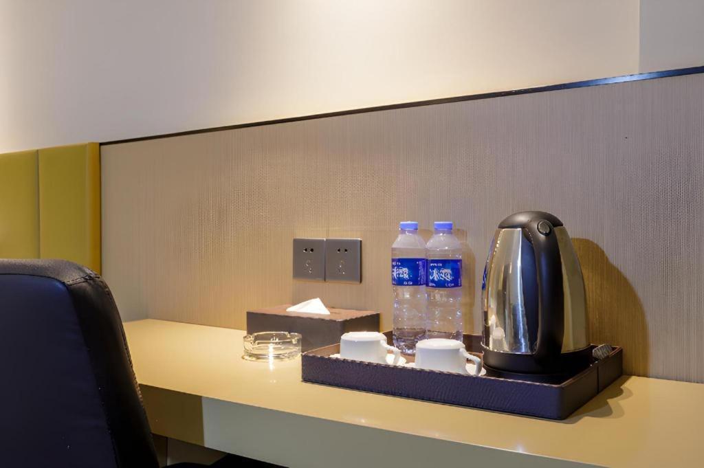 Jingtu Hotel Zhanjiang Dingsheng Plaza Store Exteriör bild