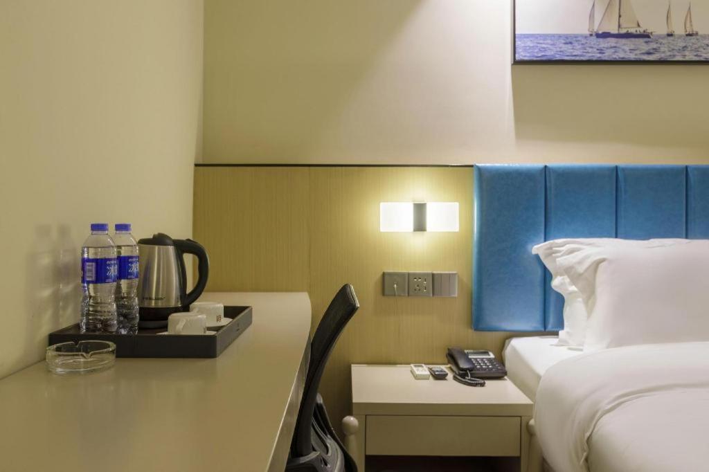 Jingtu Hotel Zhanjiang Dingsheng Plaza Store Exteriör bild