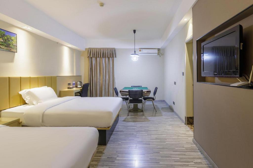 Jingtu Hotel Zhanjiang Dingsheng Plaza Store Exteriör bild