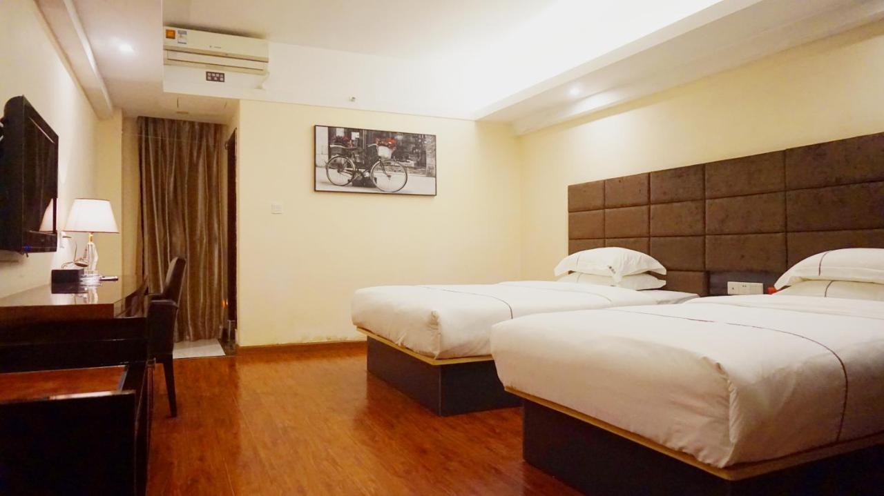 Jingtu Hotel Zhanjiang Dingsheng Plaza Store Exteriör bild